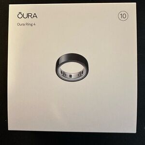 Oura Ring 4 Black with Silver Inner